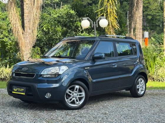KIA SOUL 1.6 EX 16V FLEX 4P MANUAL KIA SOUL 1.6 EX 16V FLEX 4P MANUAL